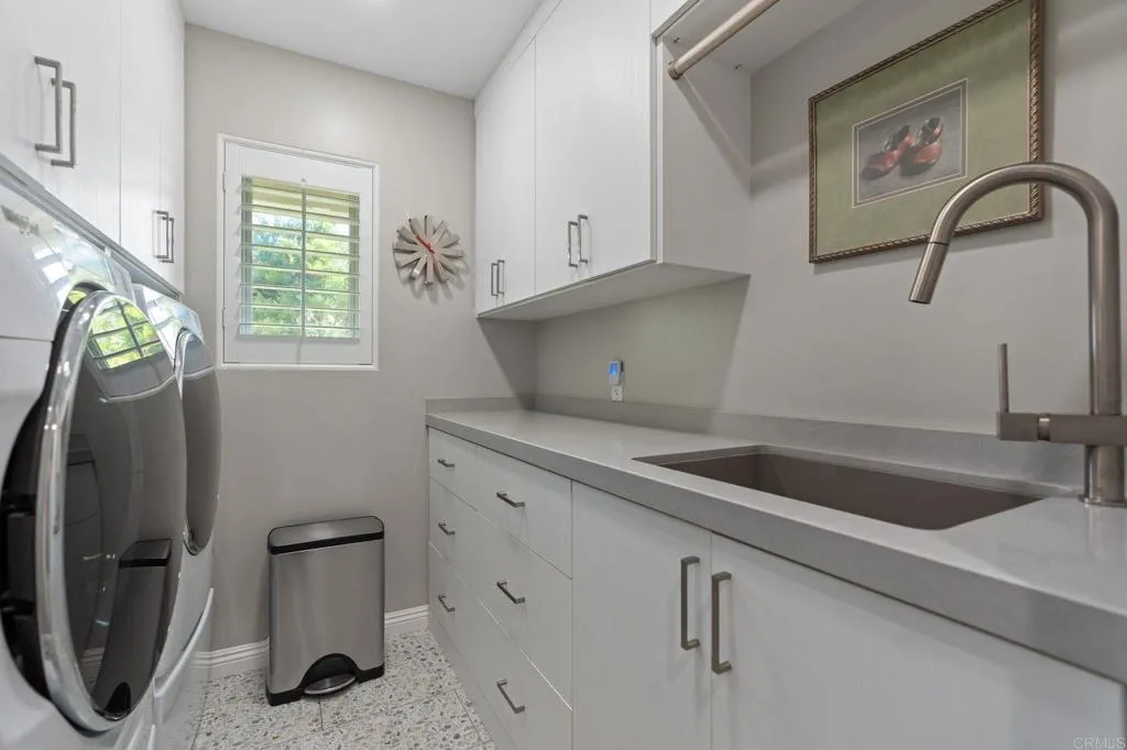 1229 Caminito Graciela