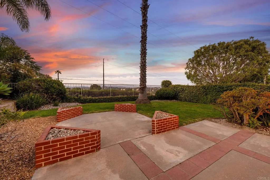 1916 Rosewood Street