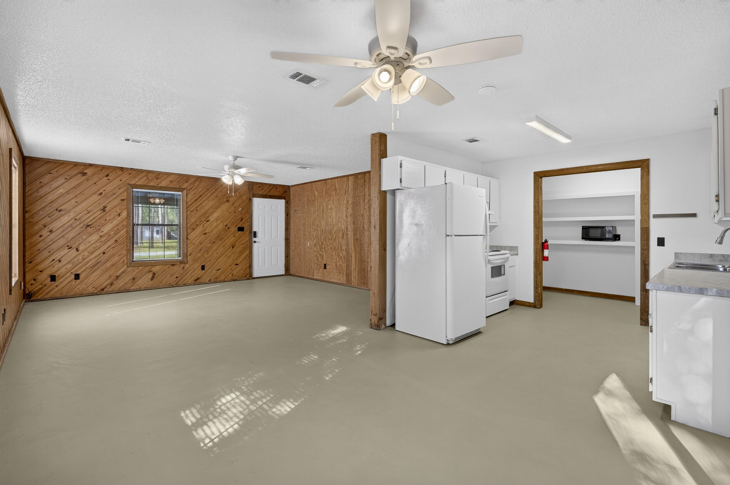 40 Country Club Drive