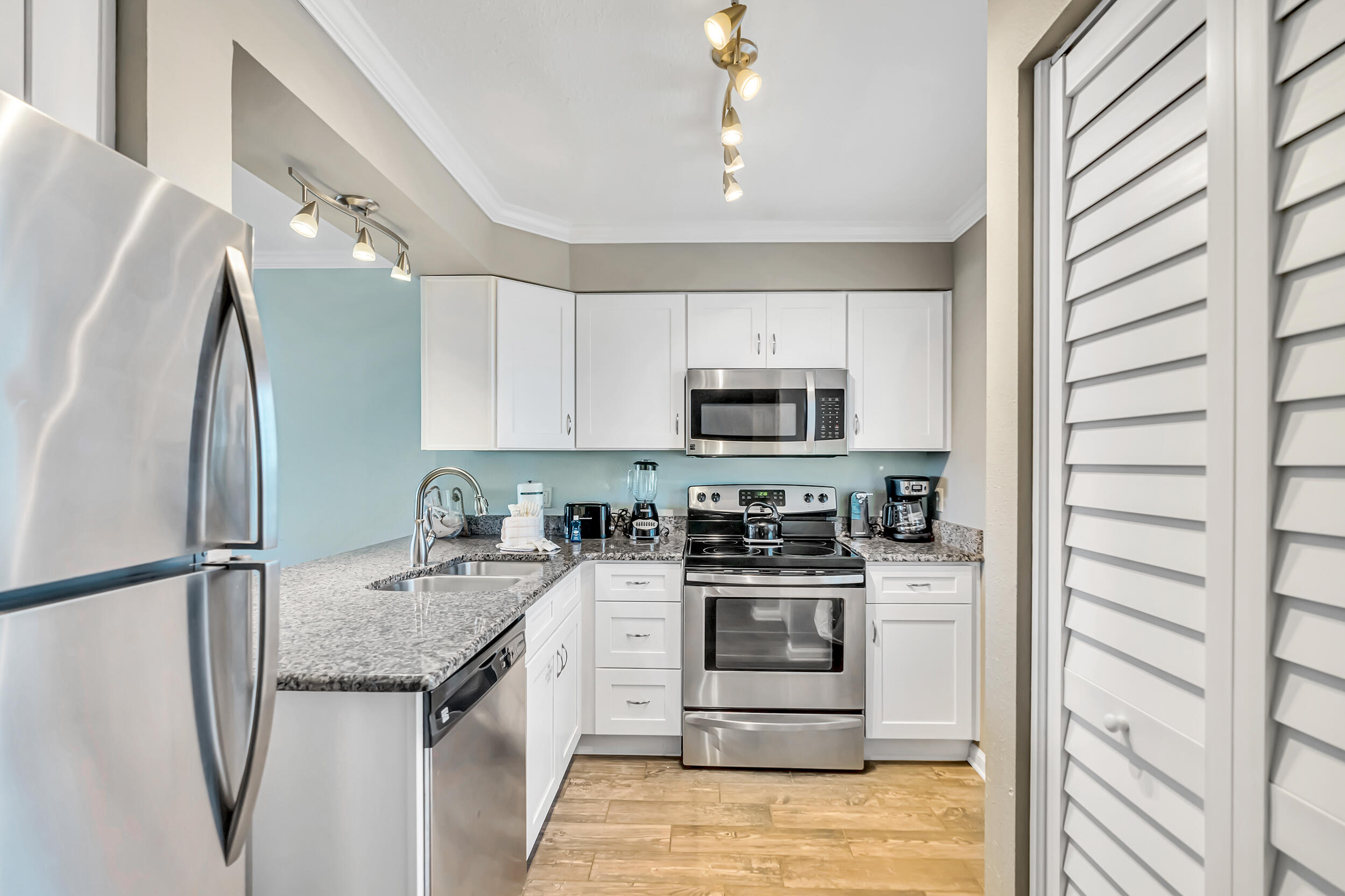 502 Gulf Shore Drive, 307