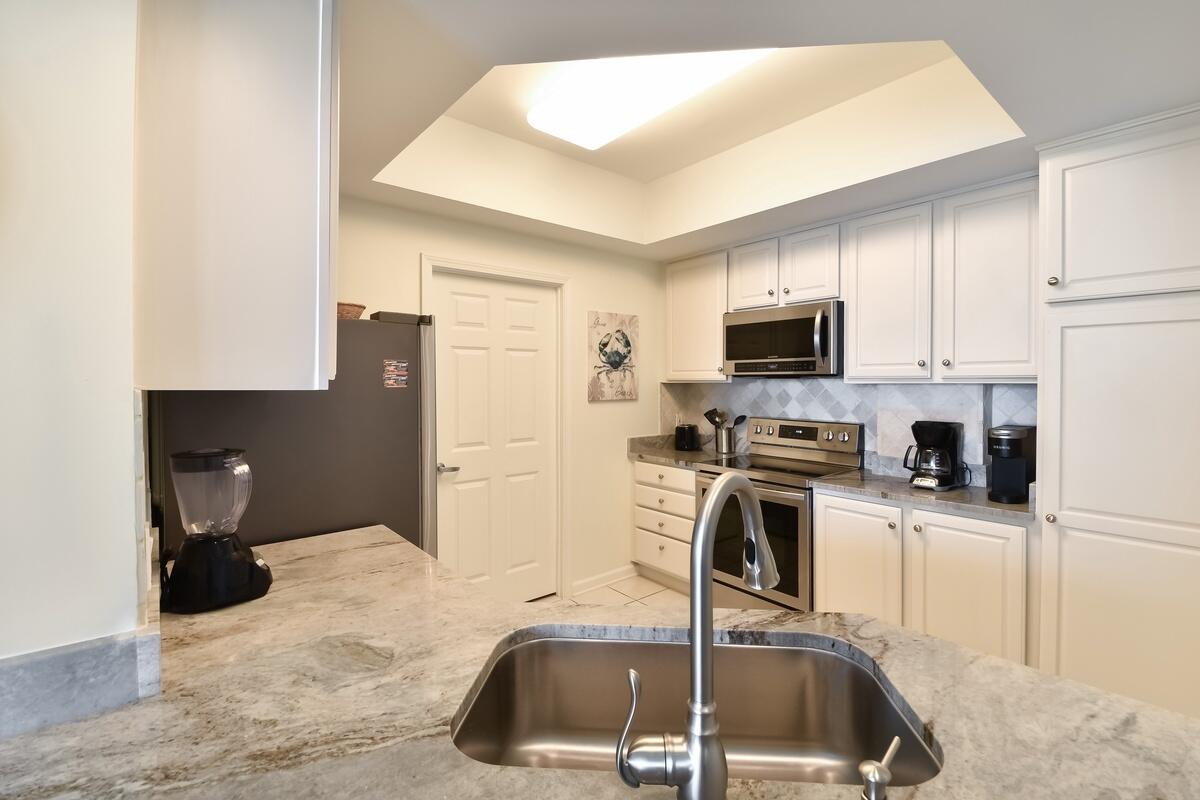 1050 E Highway 98, 905E