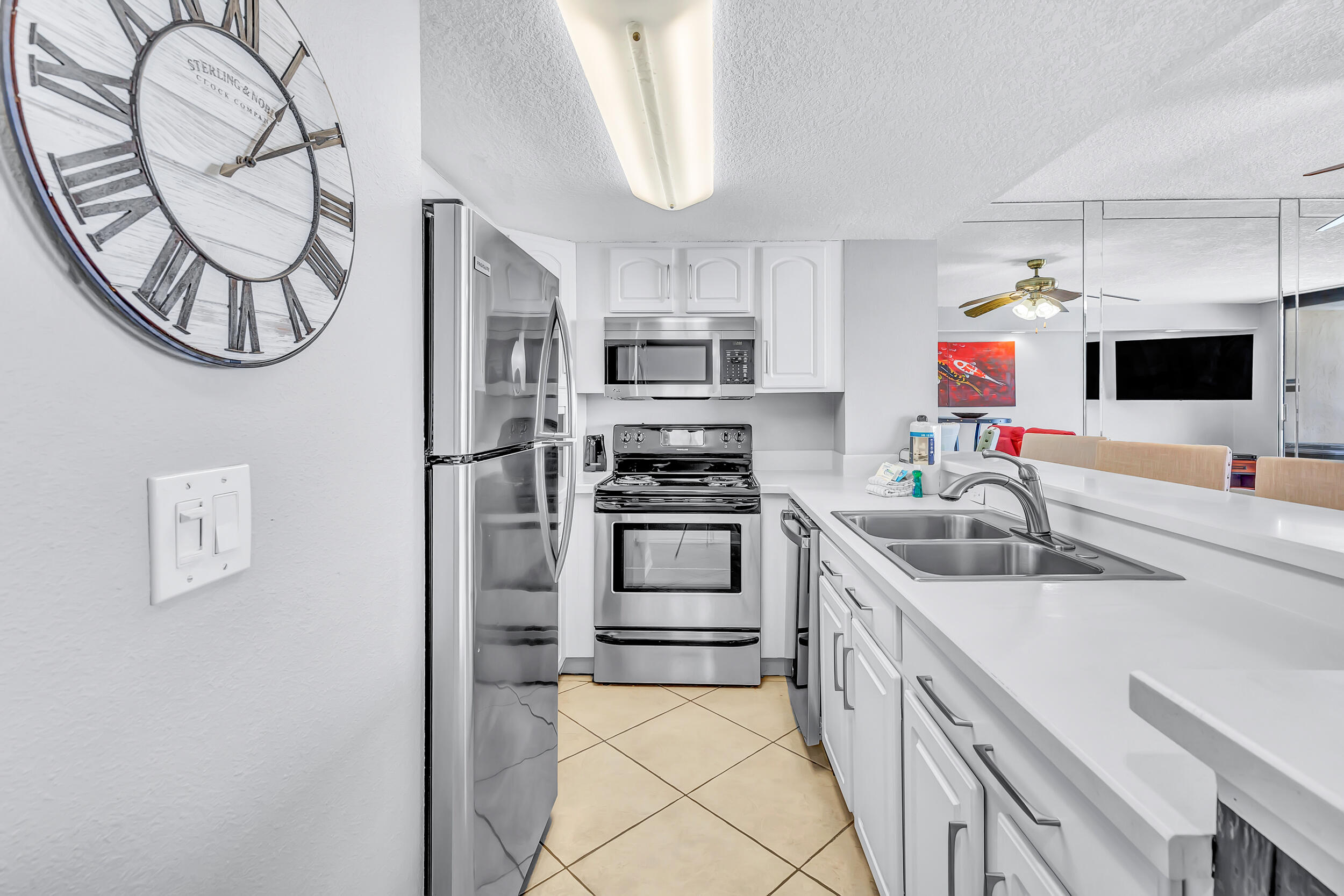 1040 Highway 98 E 811