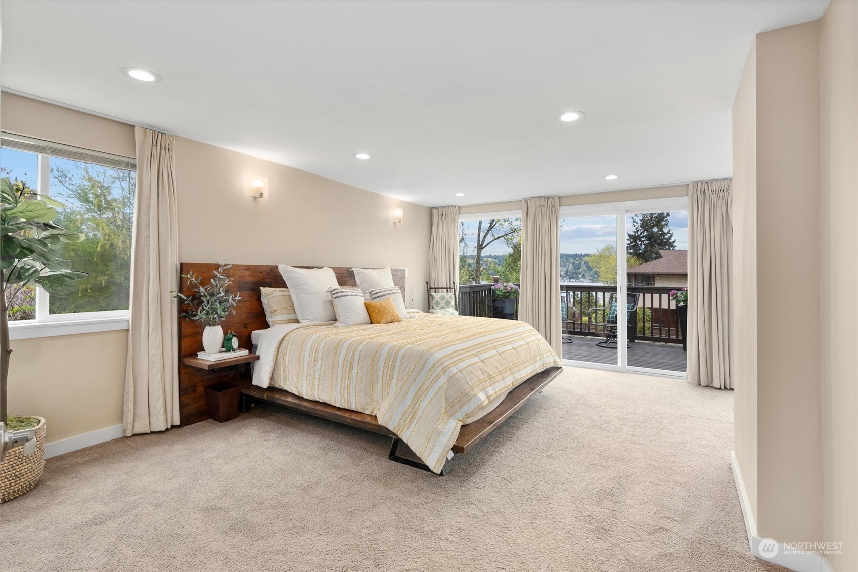 10510 Sand Point Way NE