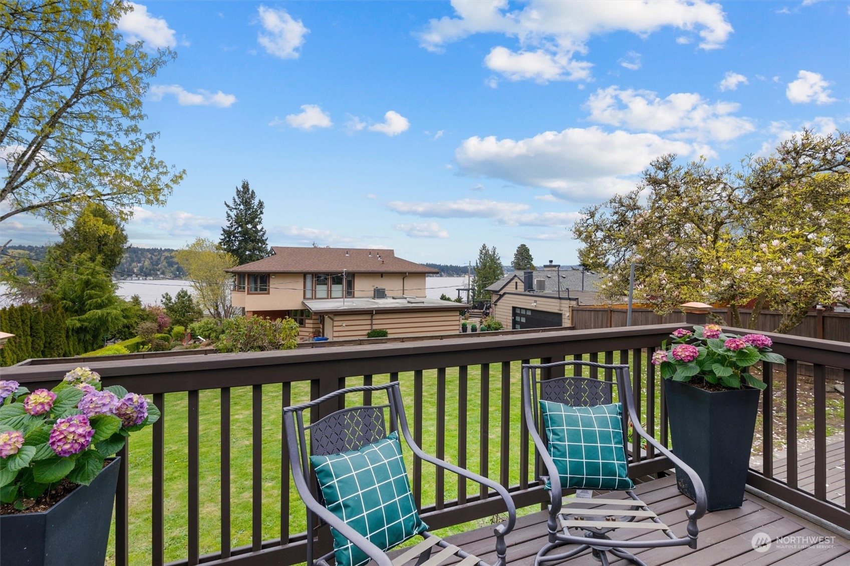 10510 Sand Point Way NE