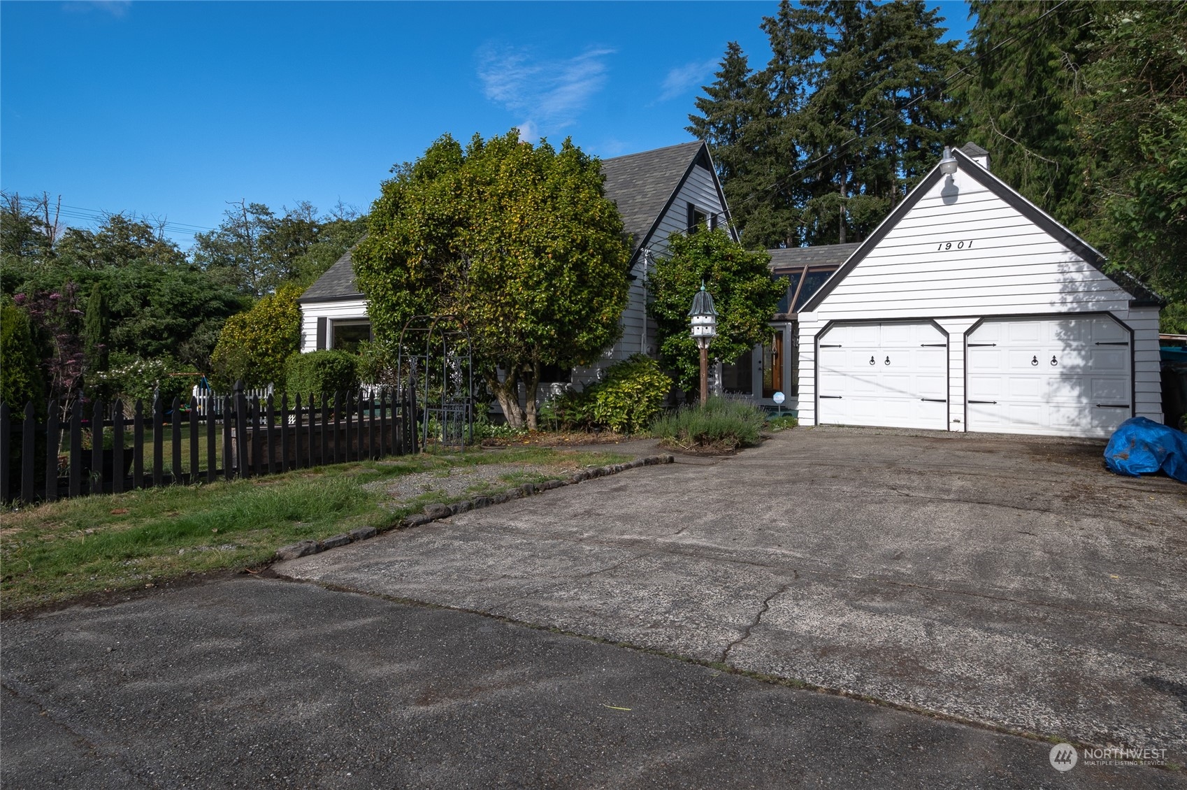 1901 Crystal Springs Road W