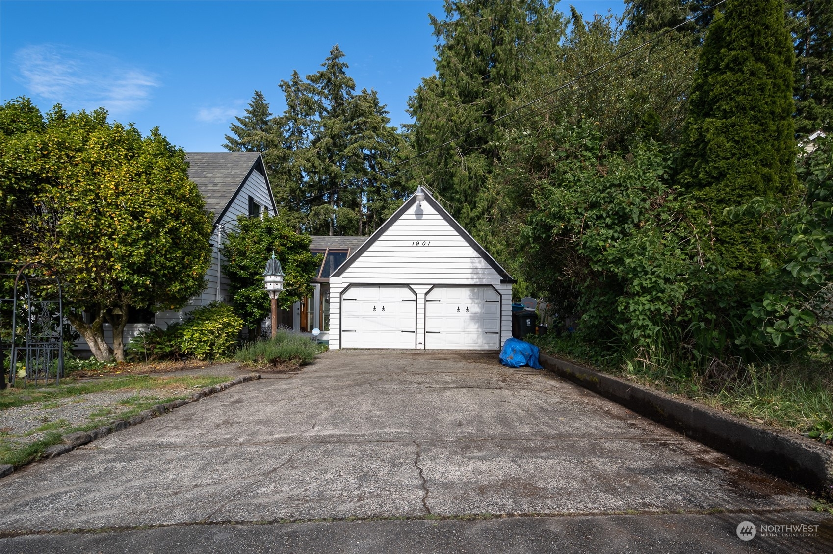 1901 Crystal Springs Road W