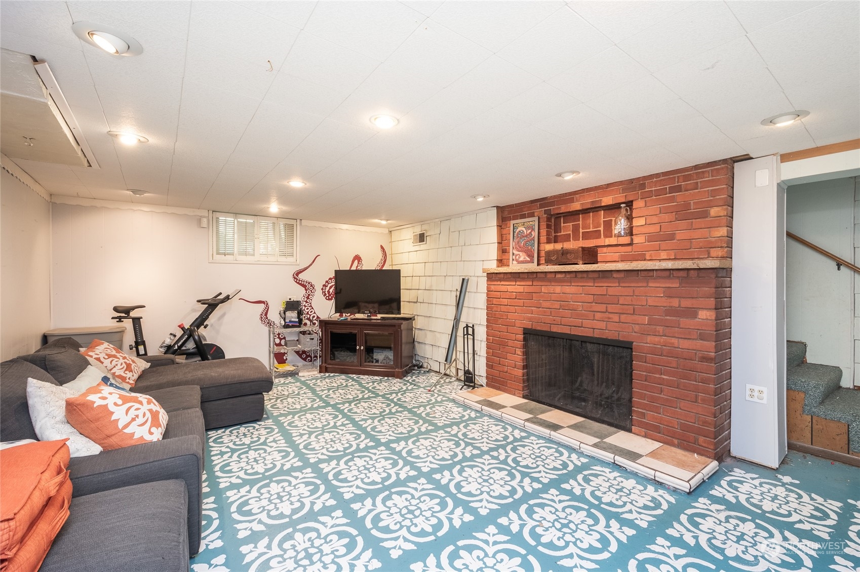 1901 Crystal Springs Road W