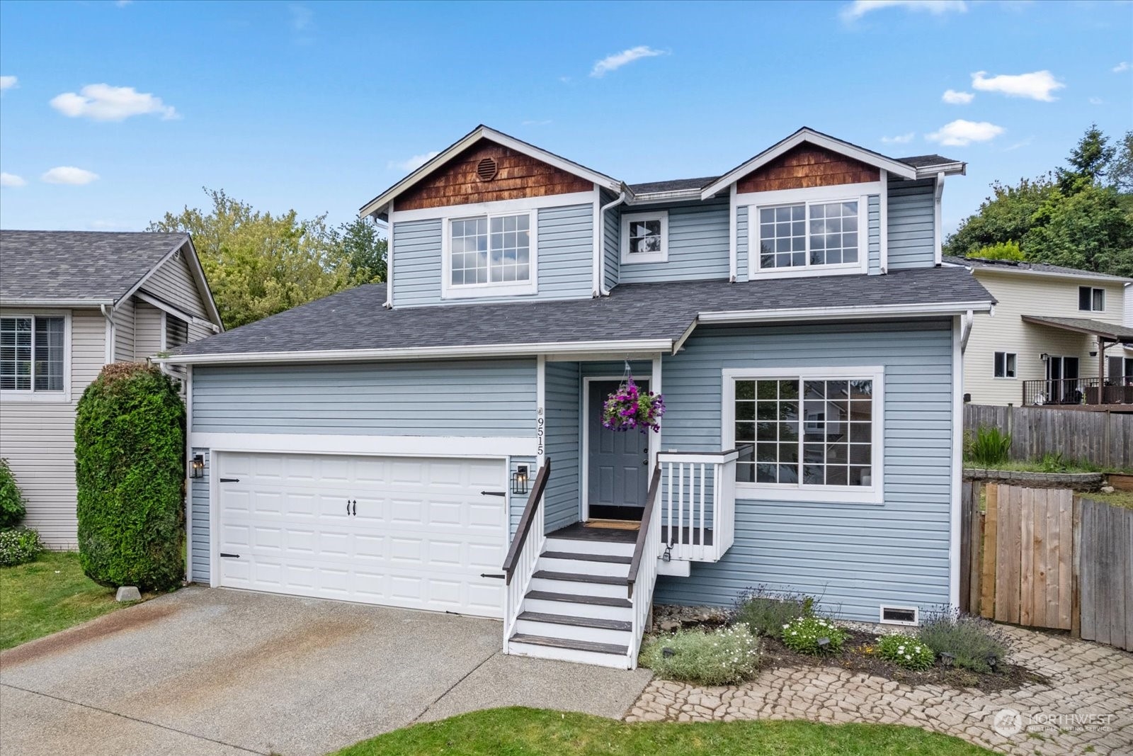 9515 16th Place NE