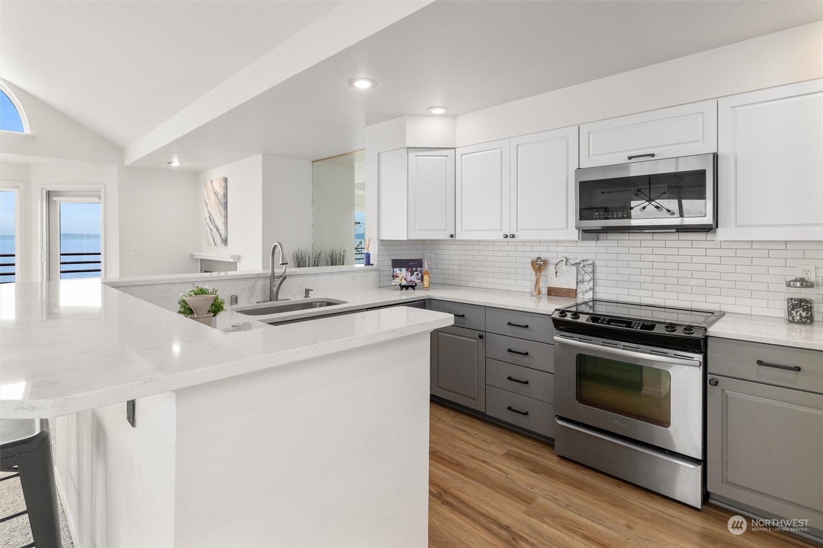 1564 Alki Avenue SW #406