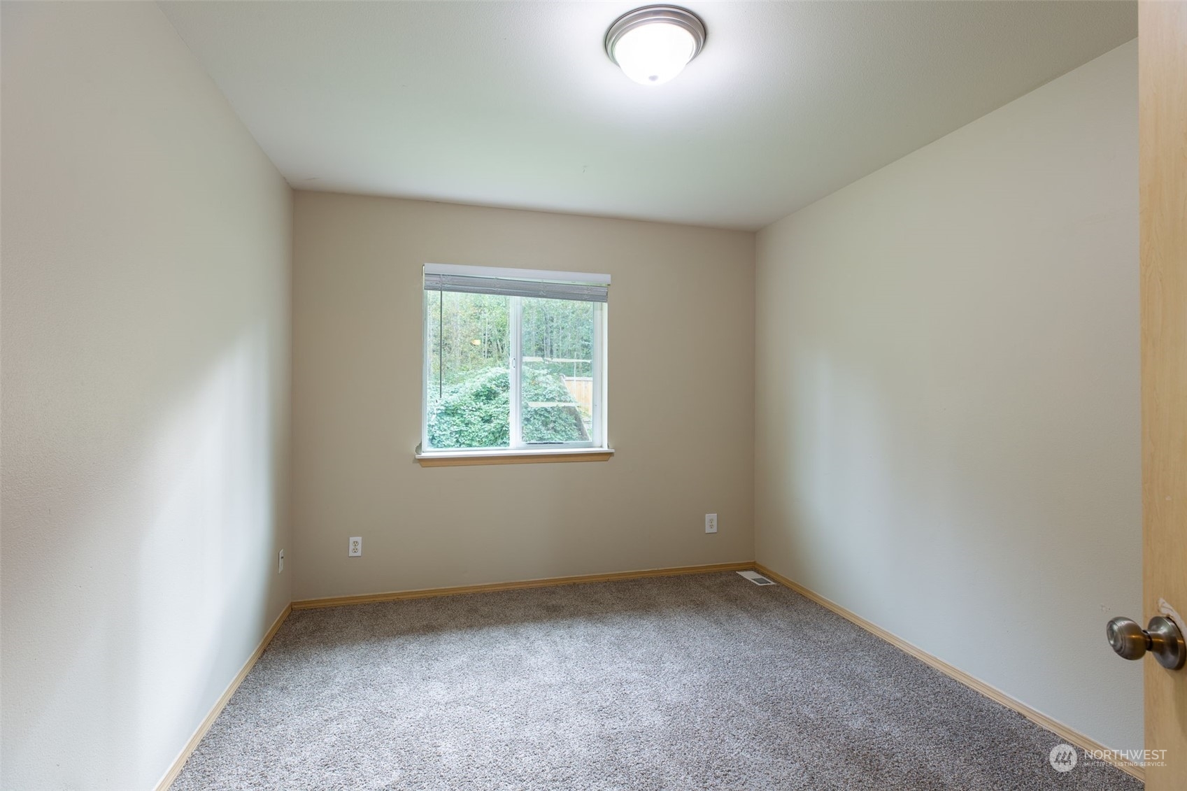 7608 88th Place NE