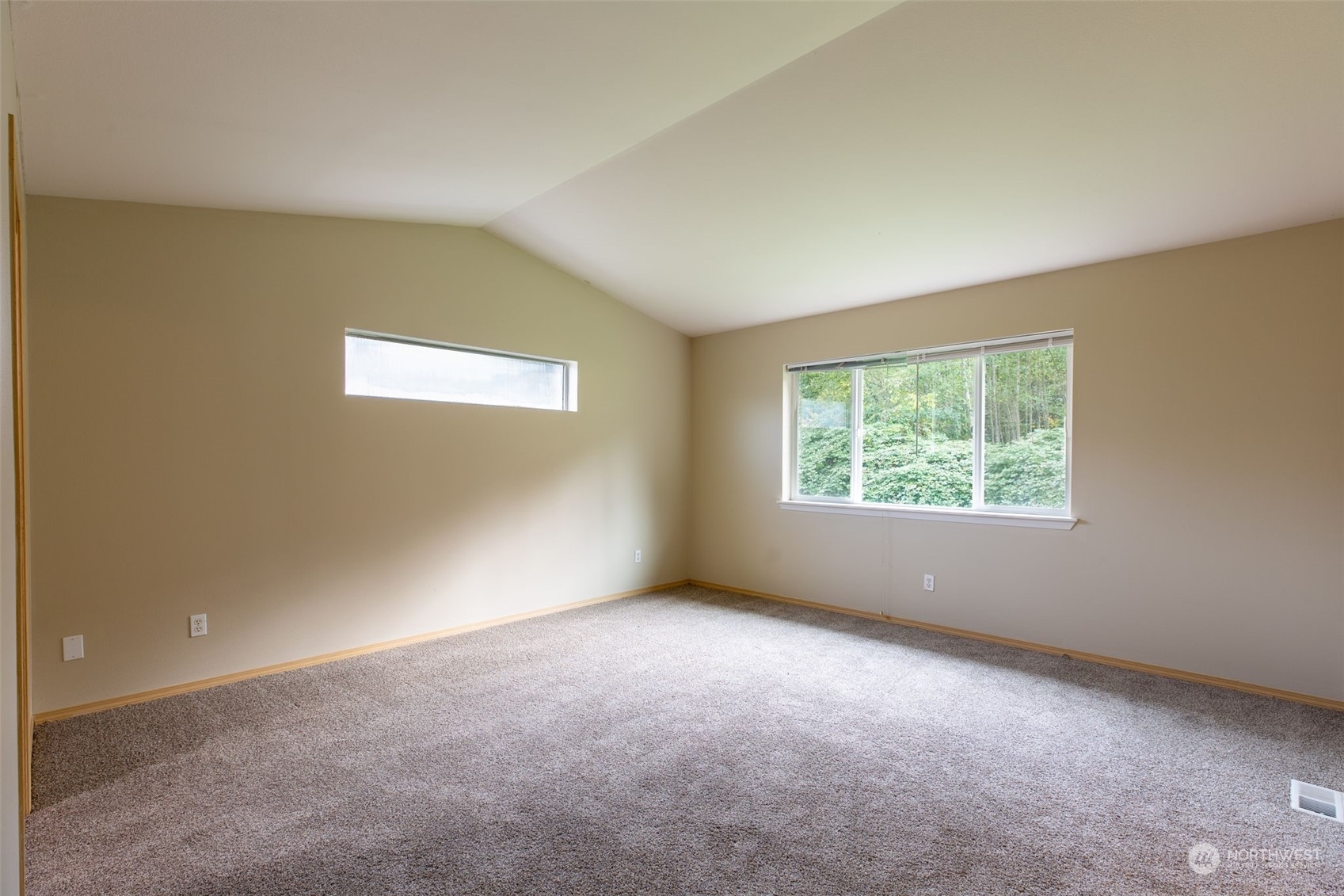 7608 88th Place NE