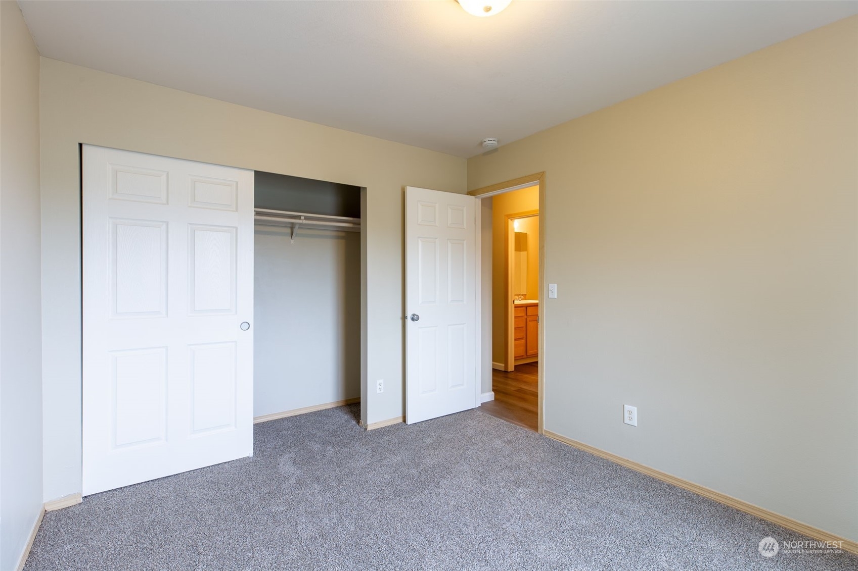 7608 88th Place NE