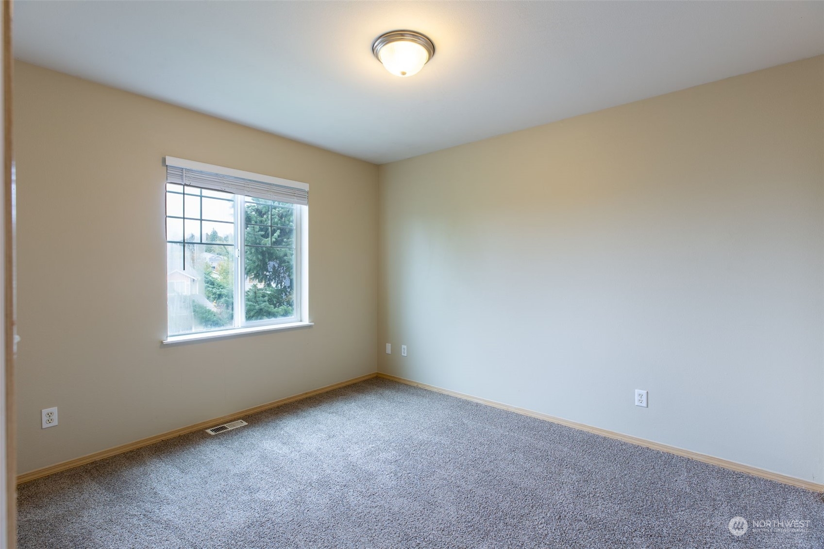 7608 88th Place NE
