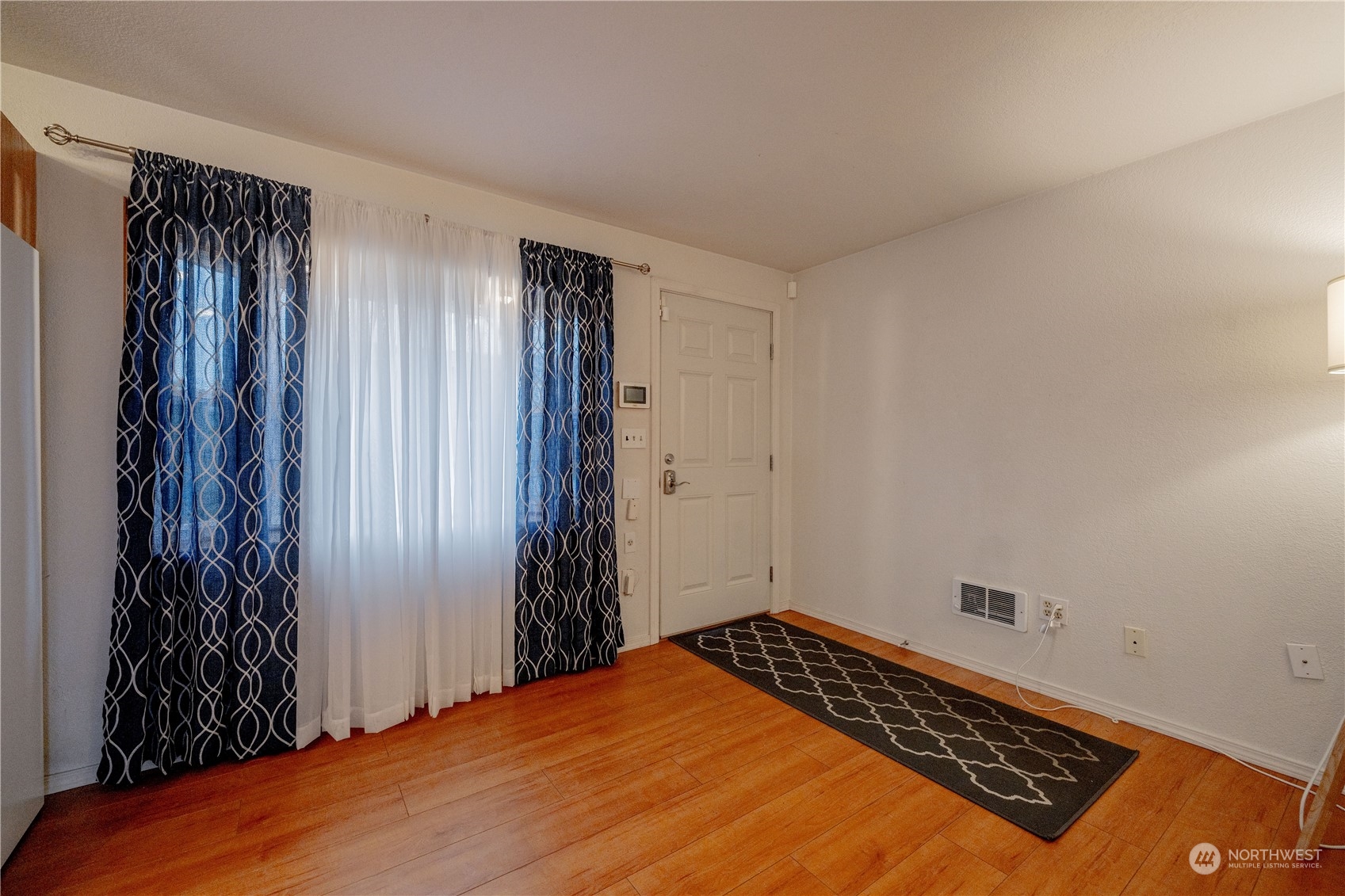 8726 13th Street NE