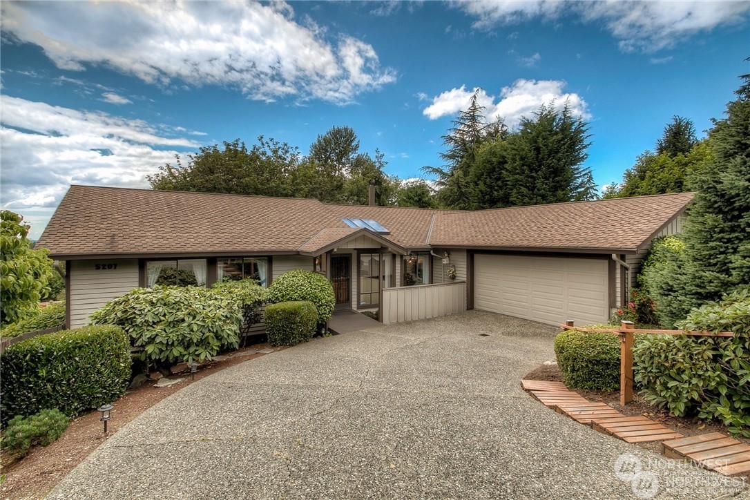 5207 137th Place SE