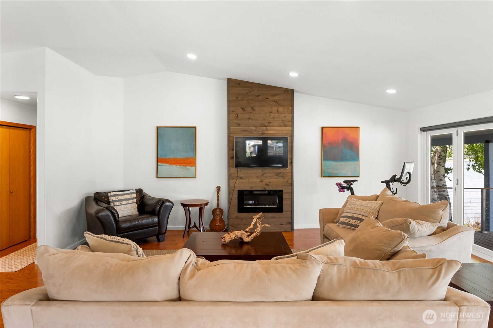 21 Lakeview Loop