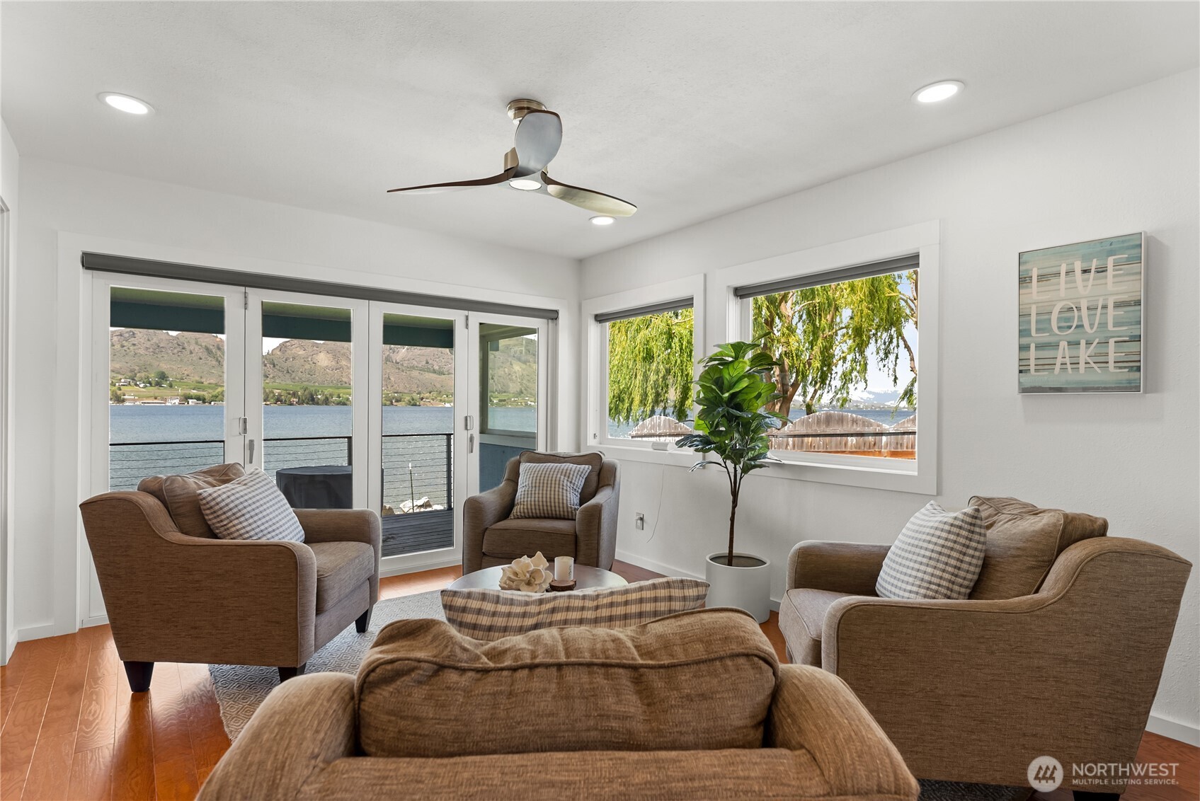 21 Lakeview Loop
