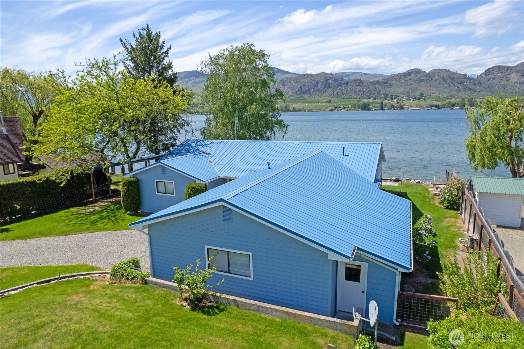 21 Lakeview Loop