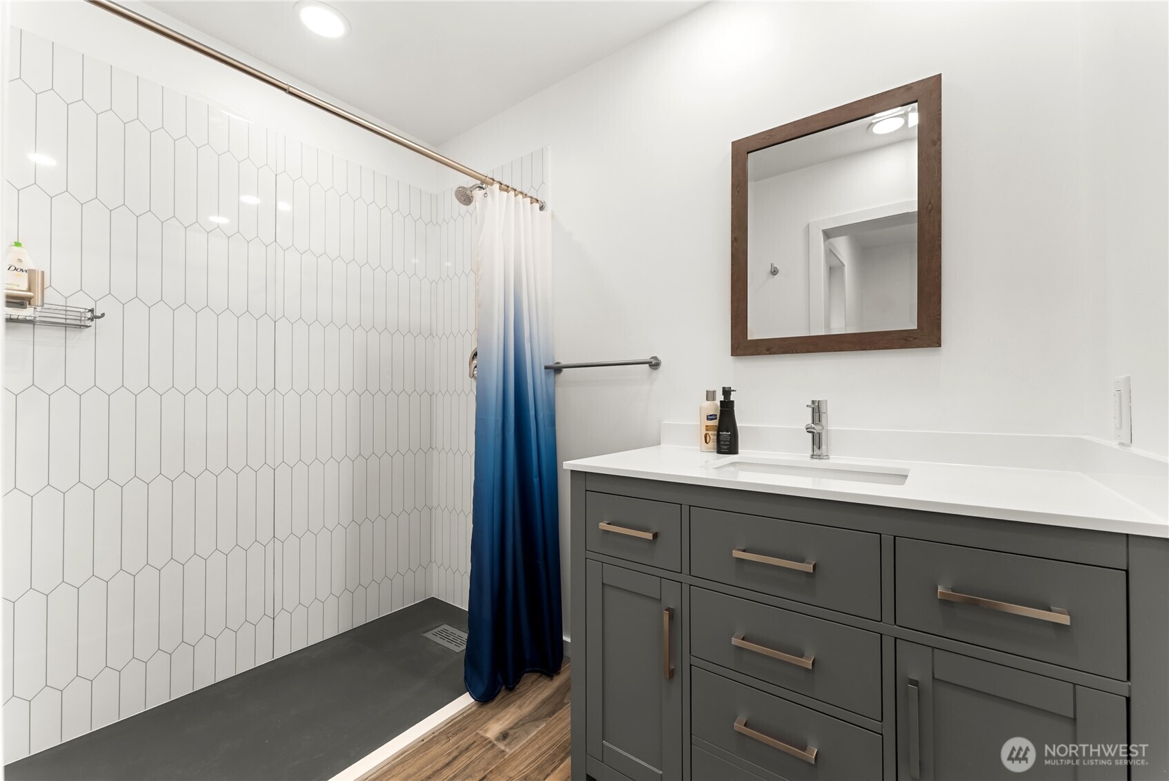 21 Lakeview Loop
