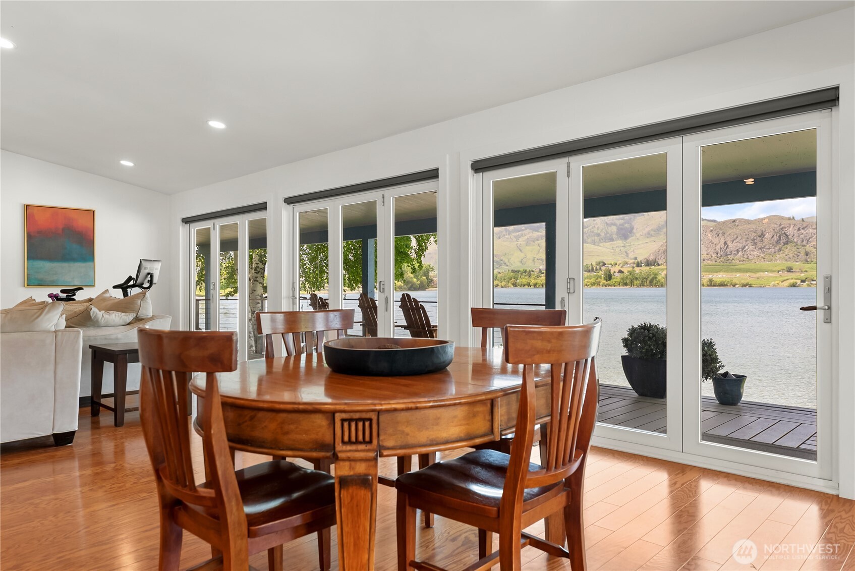 21 Lakeview Loop