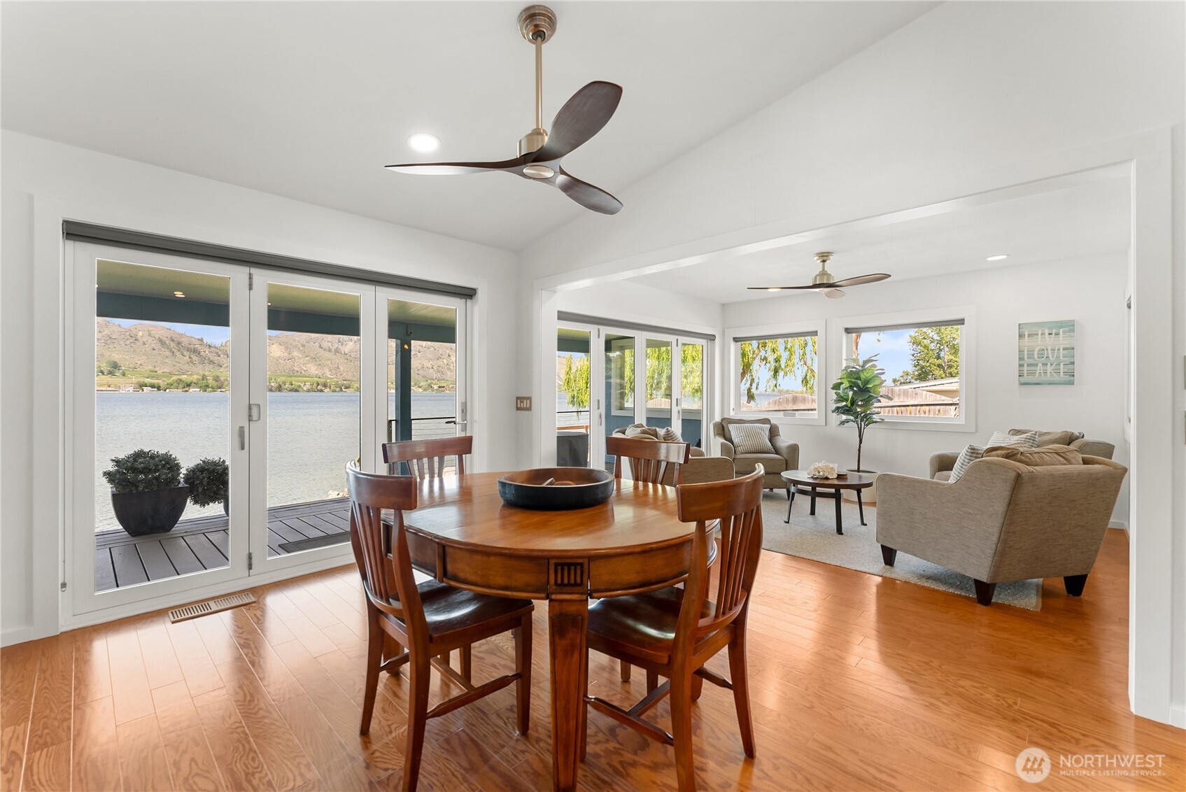 21 Lakeview Loop