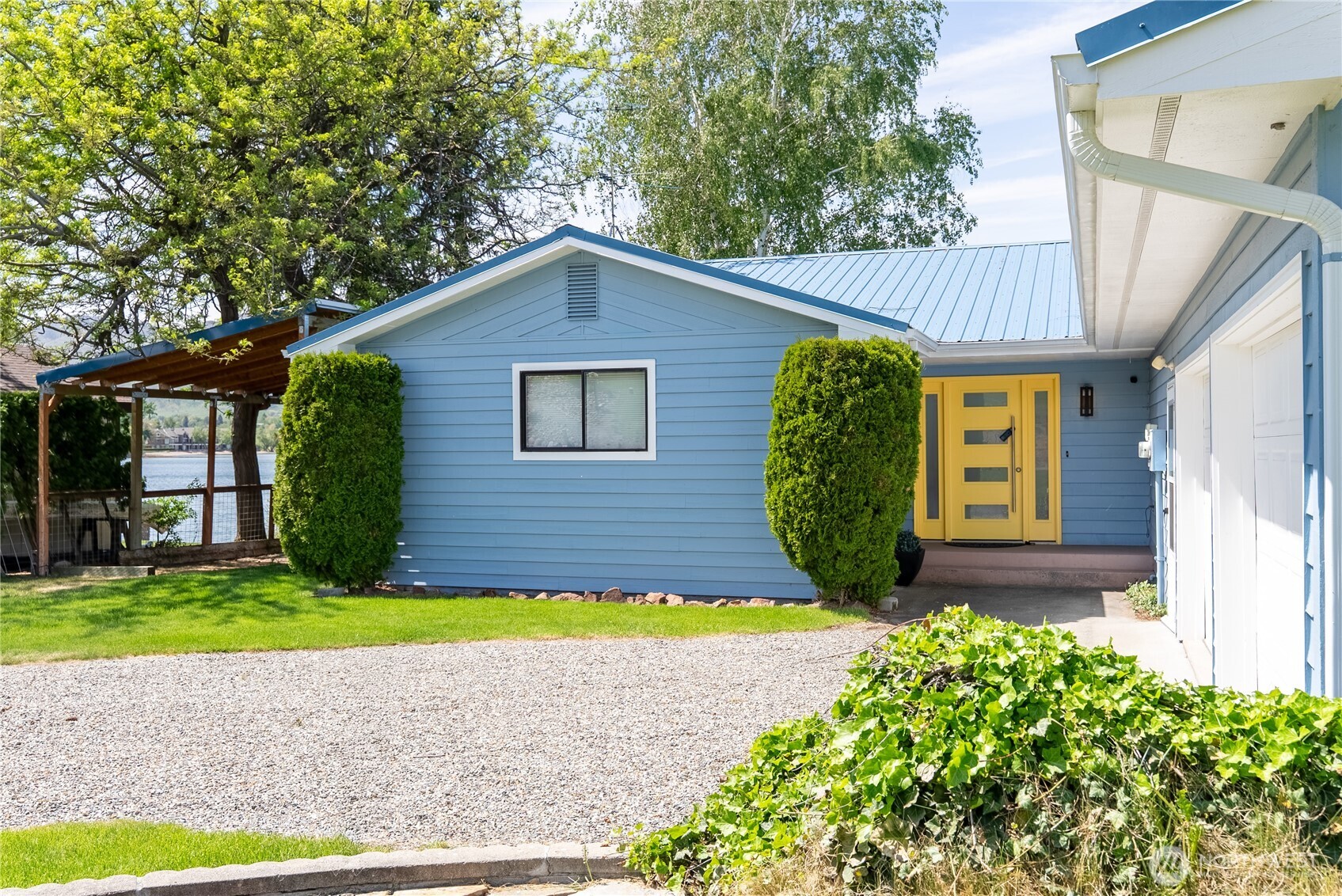 21 Lakeview Loop