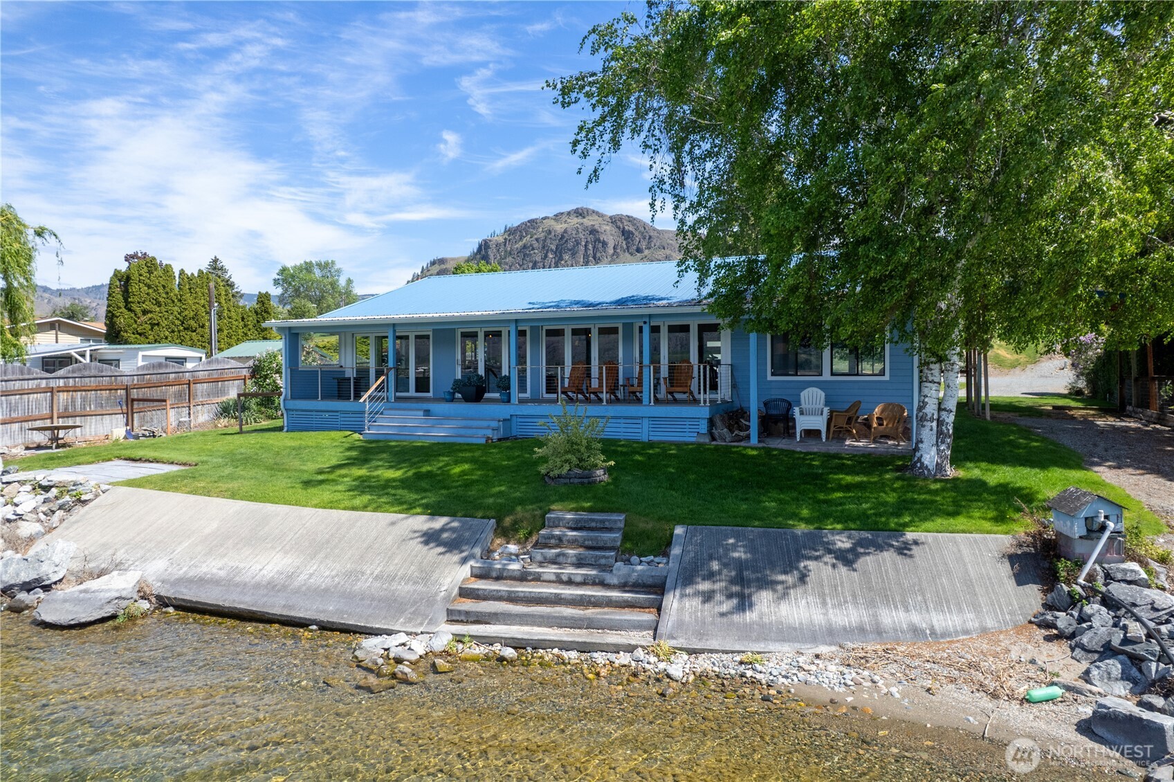 21 Lakeview Loop