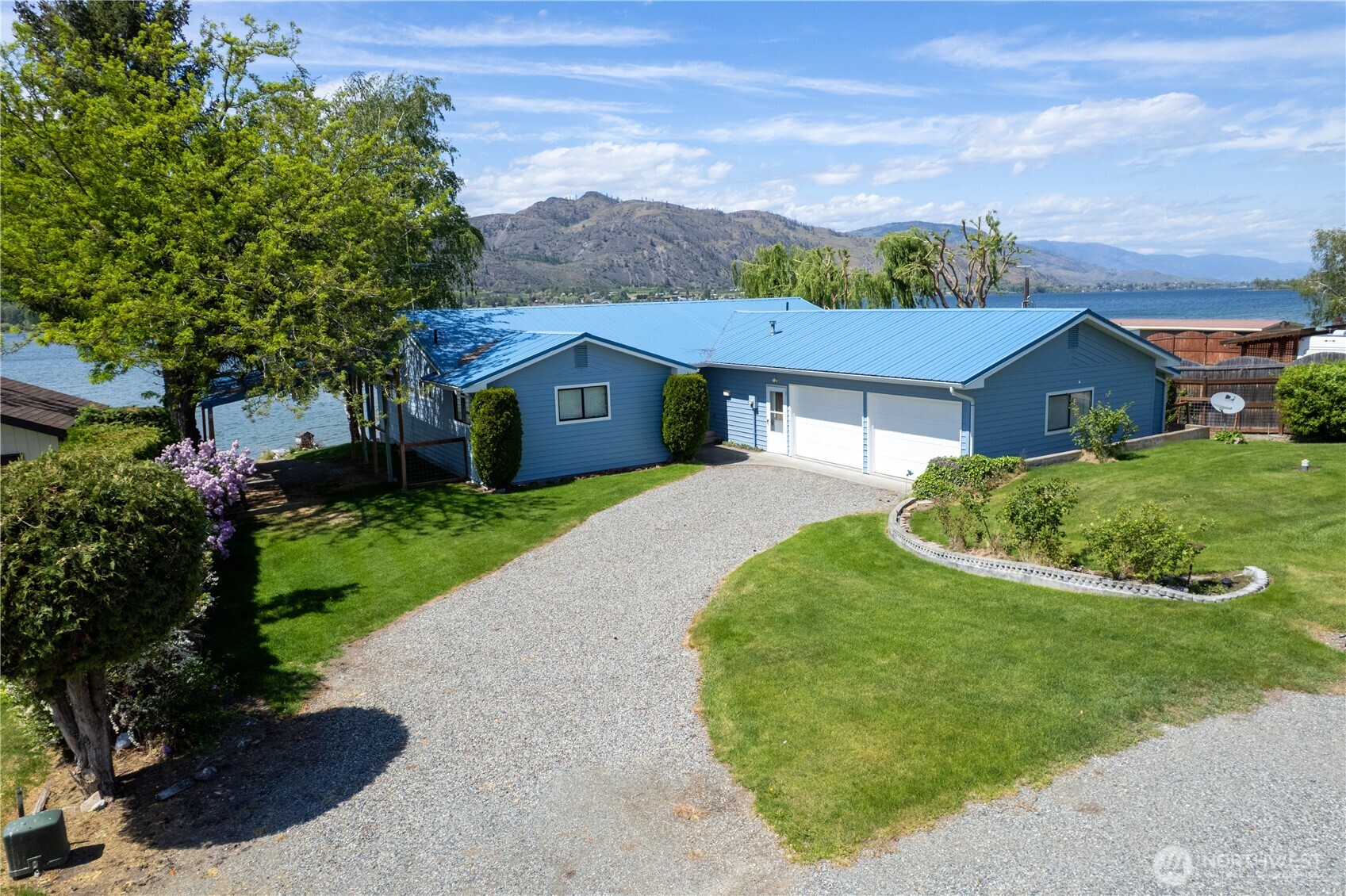 21 Lakeview Loop