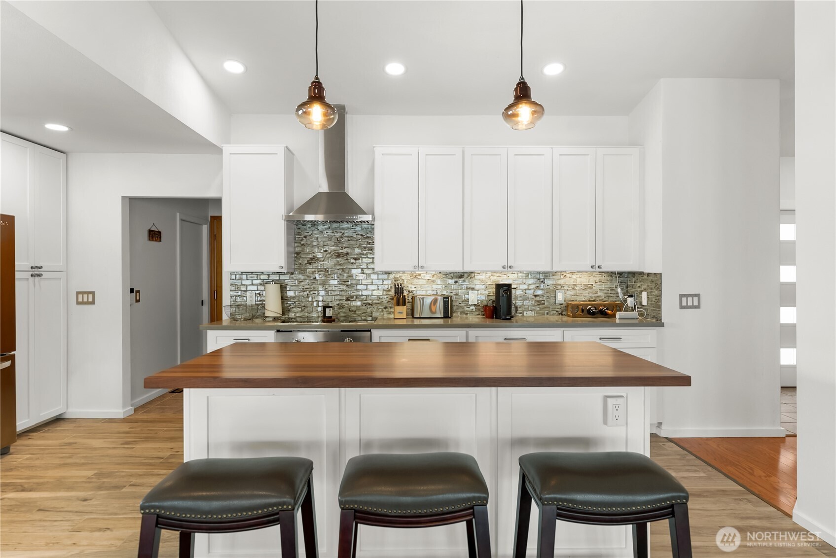 21 Lakeview Loop