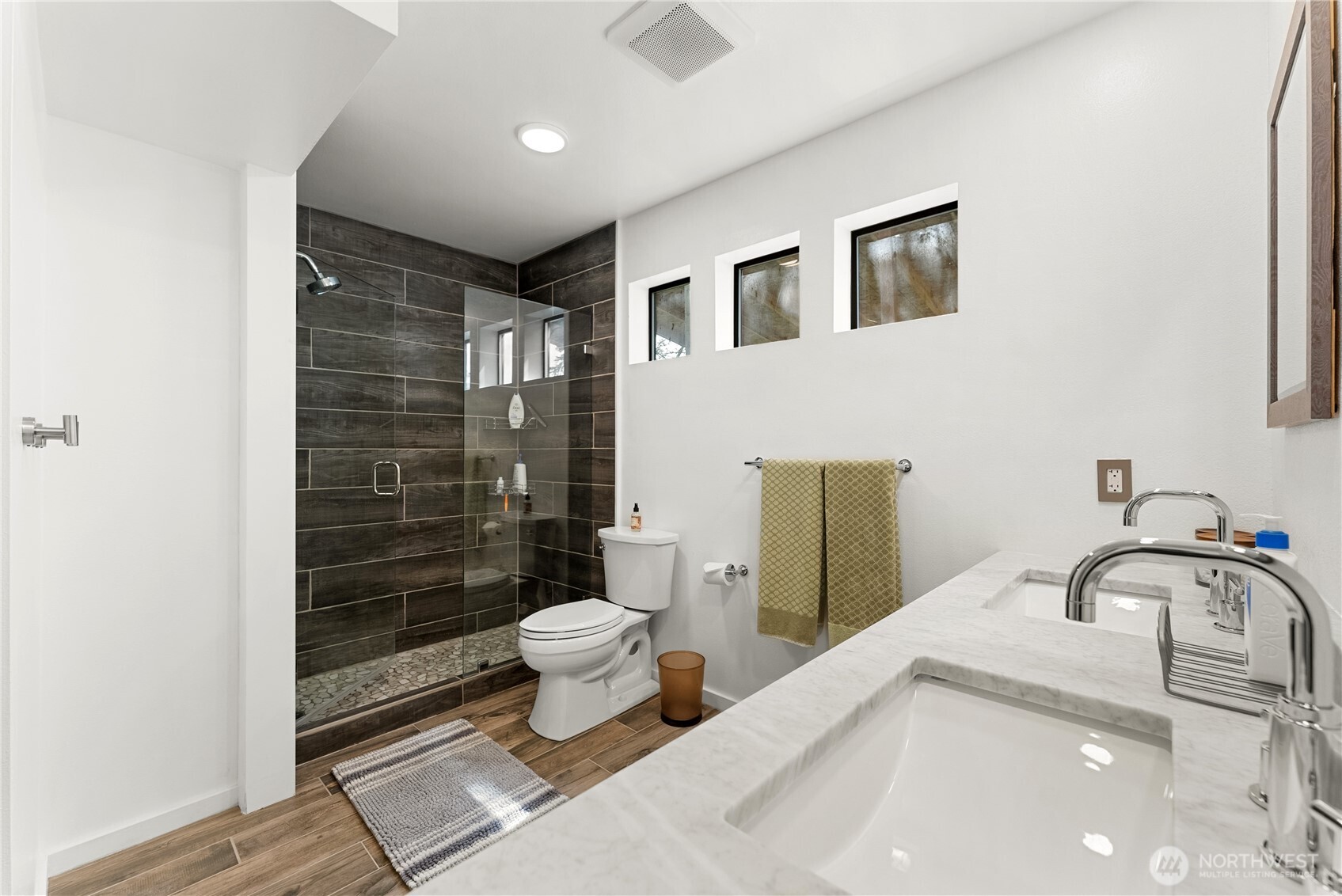 21 Lakeview Loop