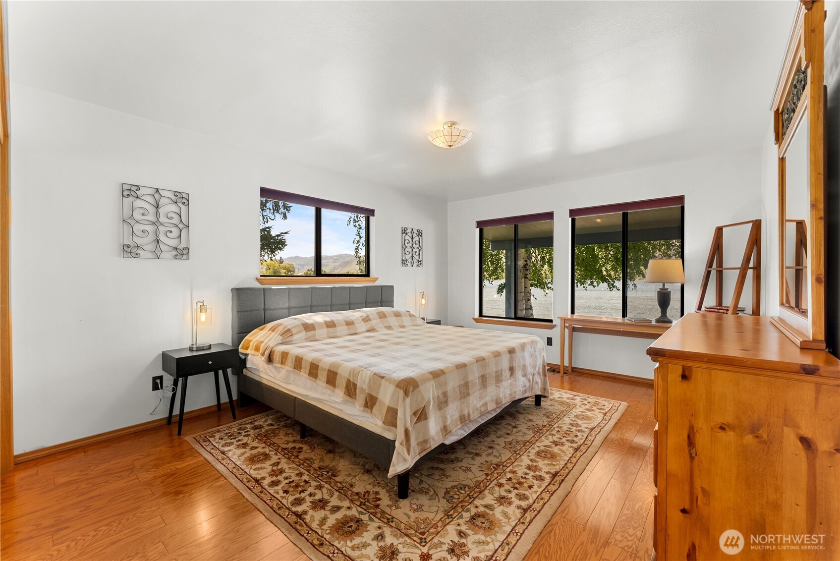 21 Lakeview Loop