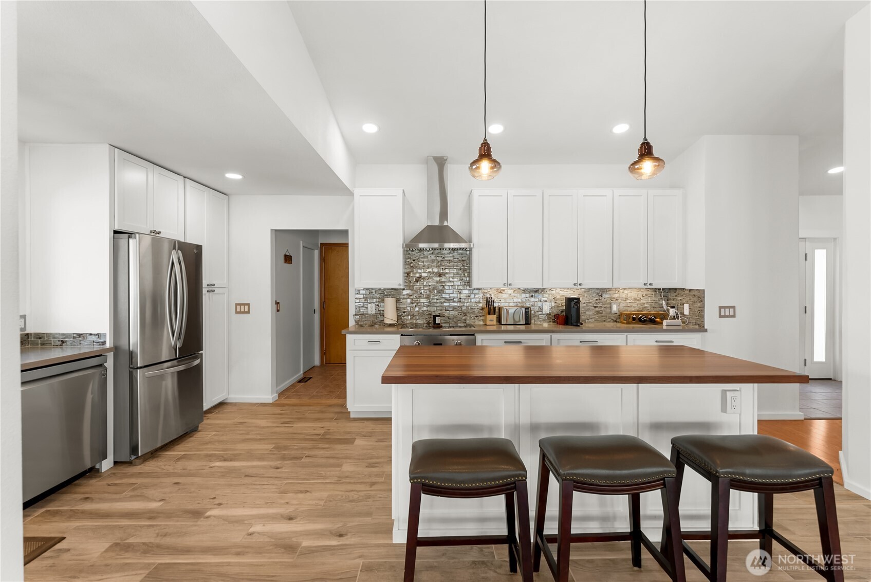 21 Lakeview Loop