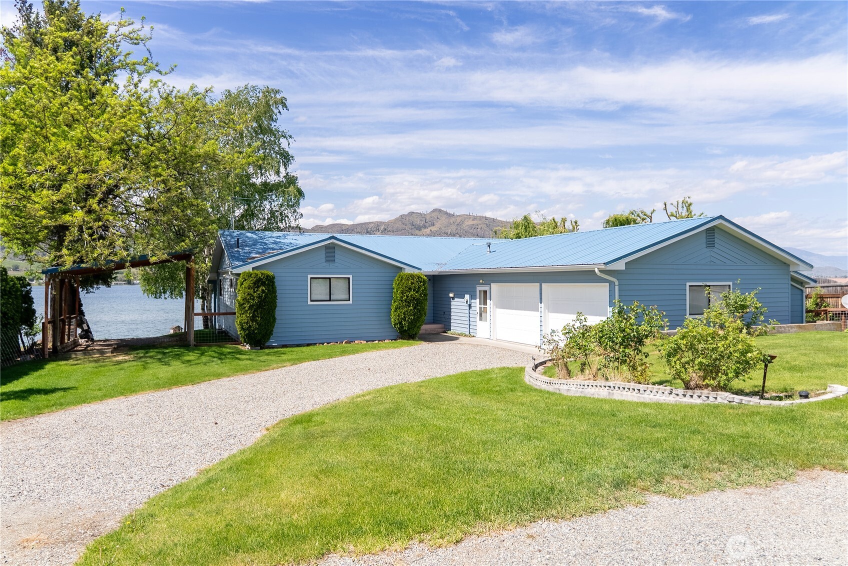 21 Lakeview Loop