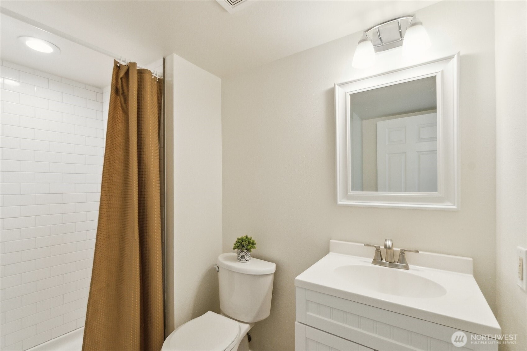 8823 Holly Drive Unit: H102