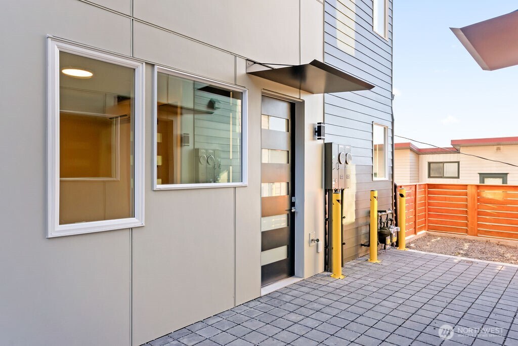 2921 Franklin Avenue E Unit: A