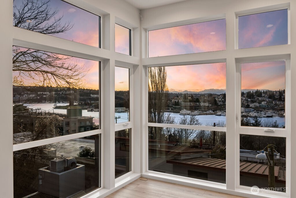 2921 Franklin Avenue E Unit: A