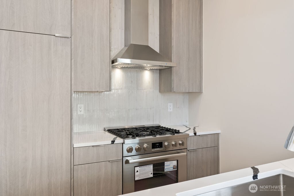 2921 Franklin Avenue E Unit: A