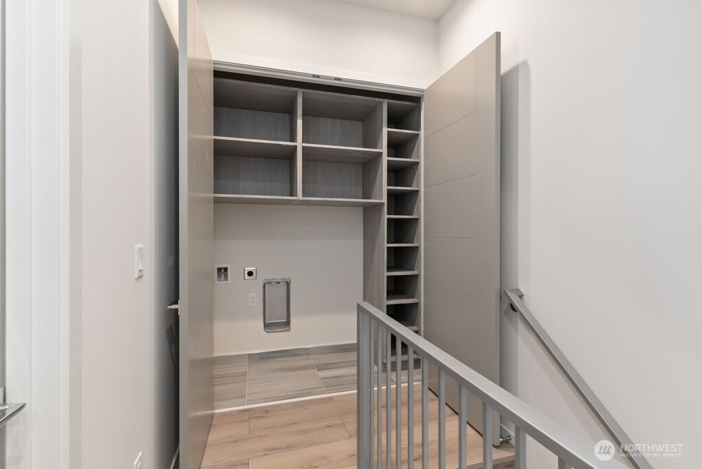 2921 Franklin Avenue E Unit: A