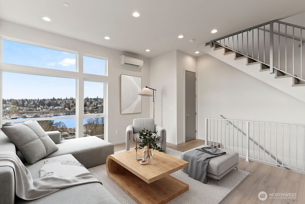 2921 Franklin Avenue E Unit: A