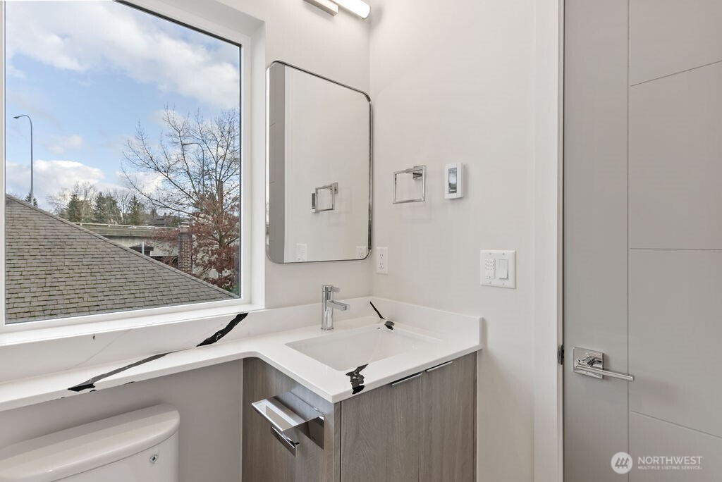 2921 Franklin Avenue E Unit: A