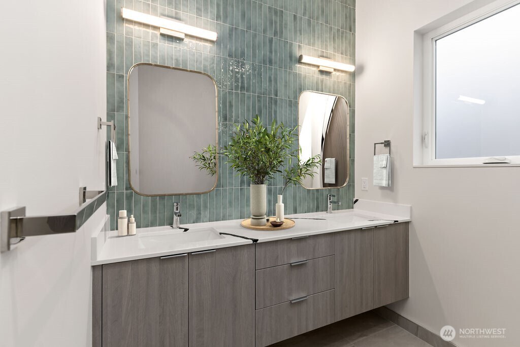 2921 Franklin Avenue E Unit: A