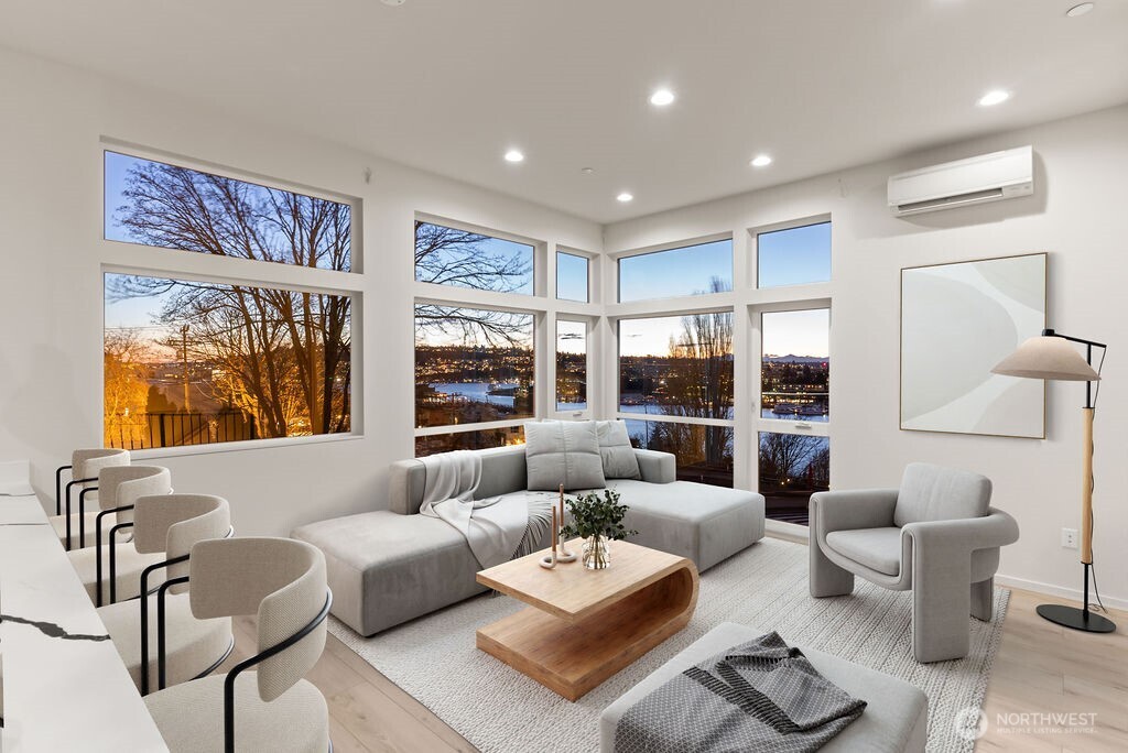 2921 Franklin Avenue E Unit: A