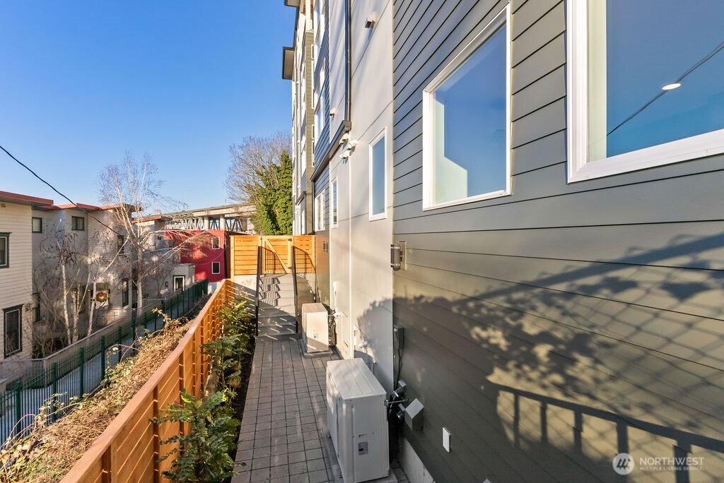 2921 Franklin Avenue E Unit: A