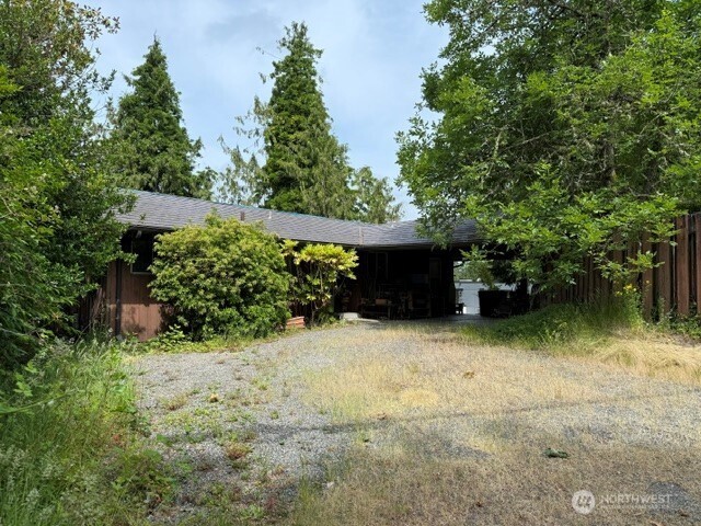 13257 Holmes Point Drive NE