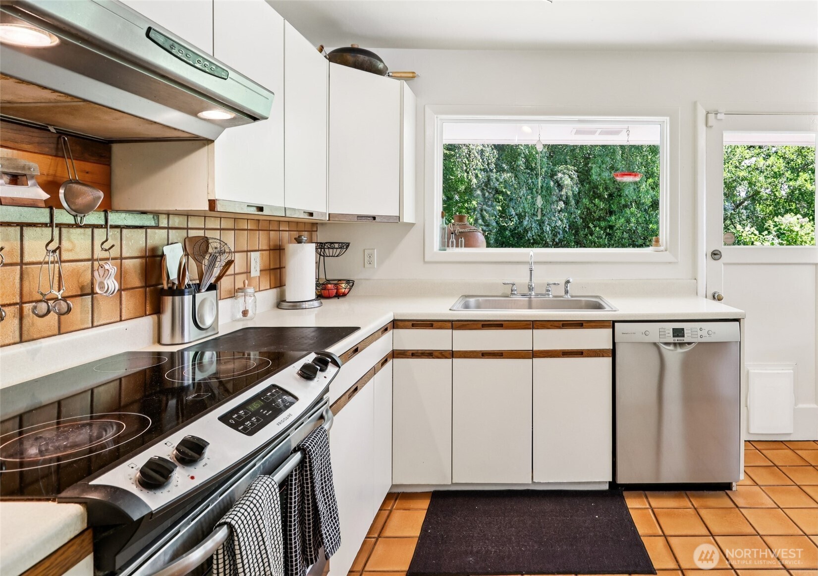 5325 Monta Vista Drive E