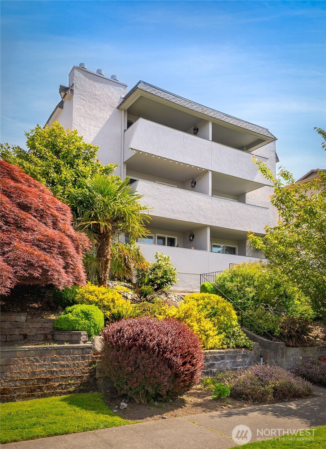 2423 Grand Avenue Unit: 5