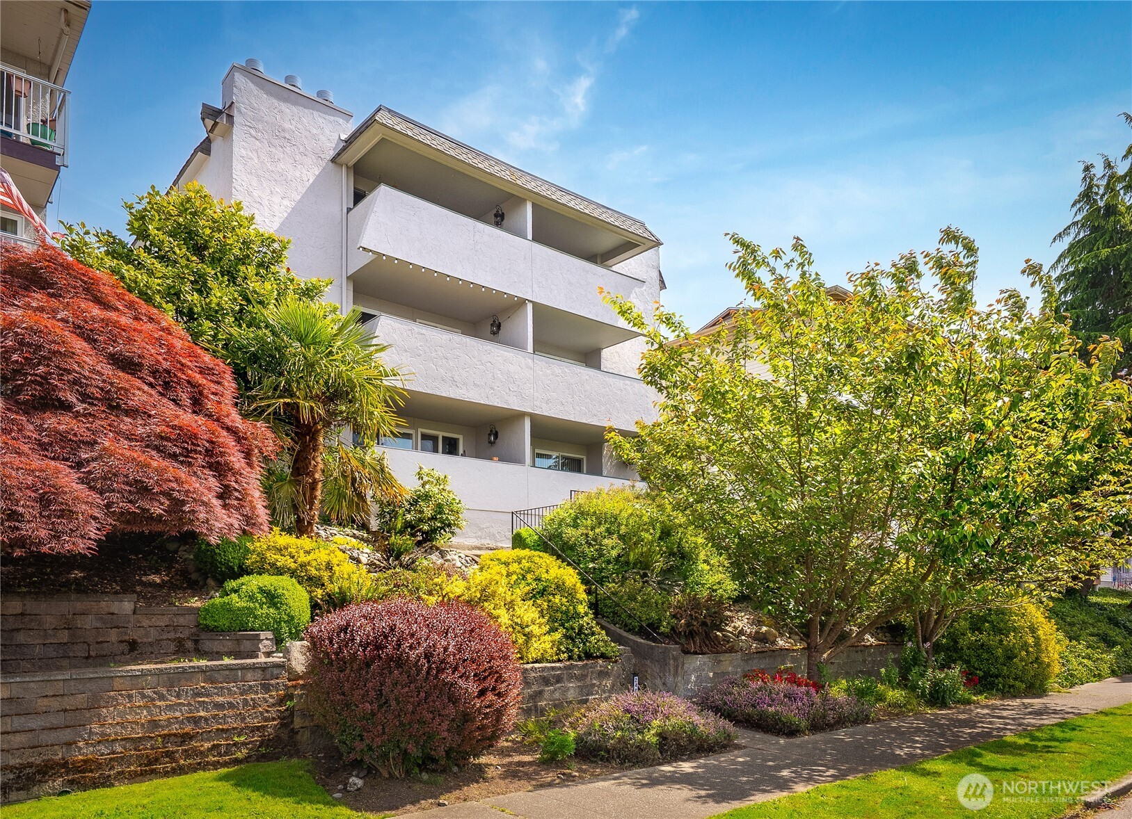 2423 Grand Avenue Unit: 5
