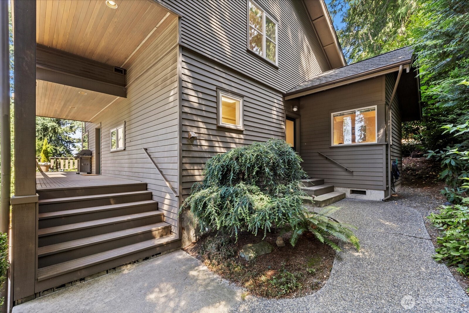 7104 NE 118th Street