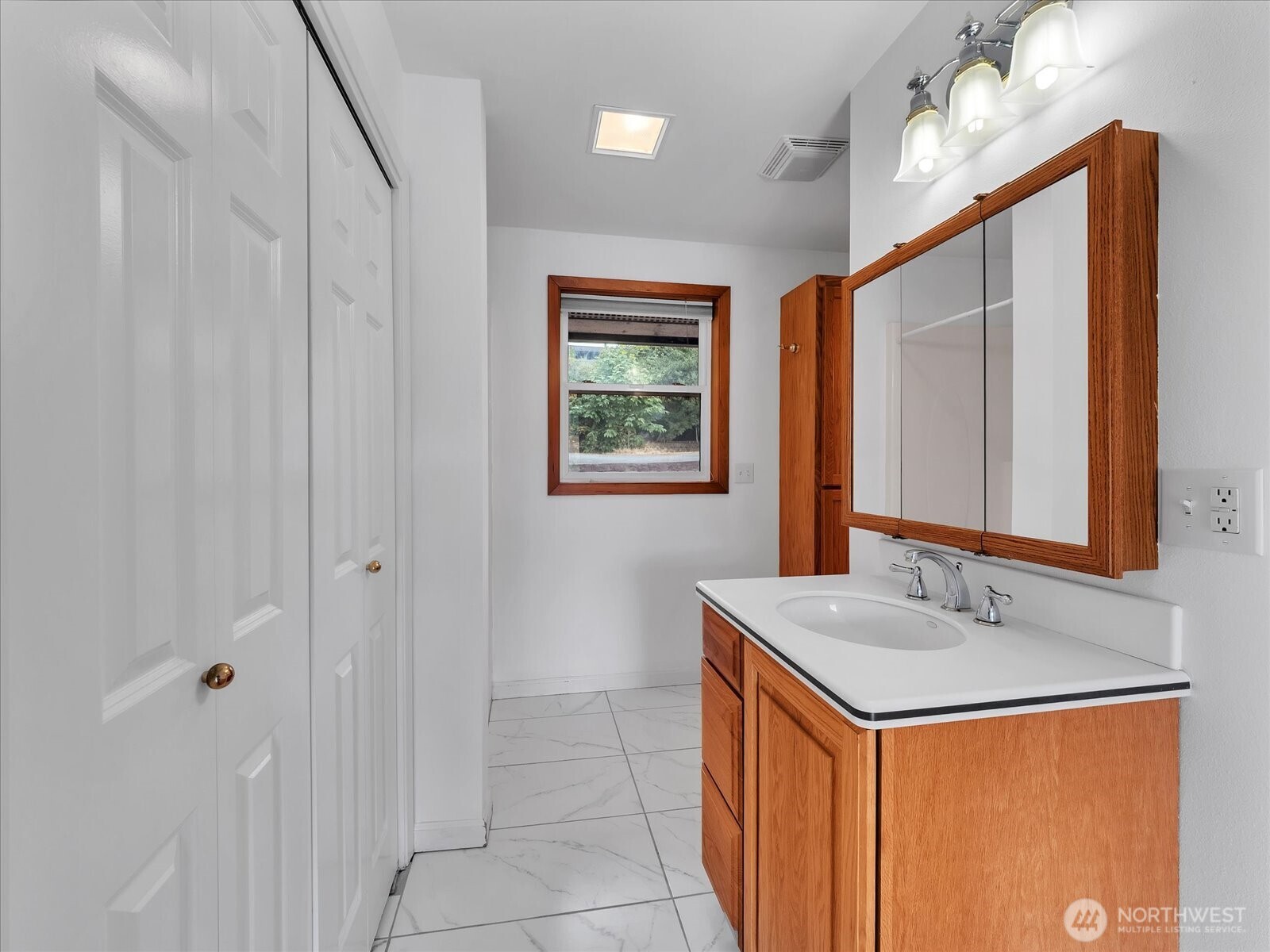 2117 256th Street NW