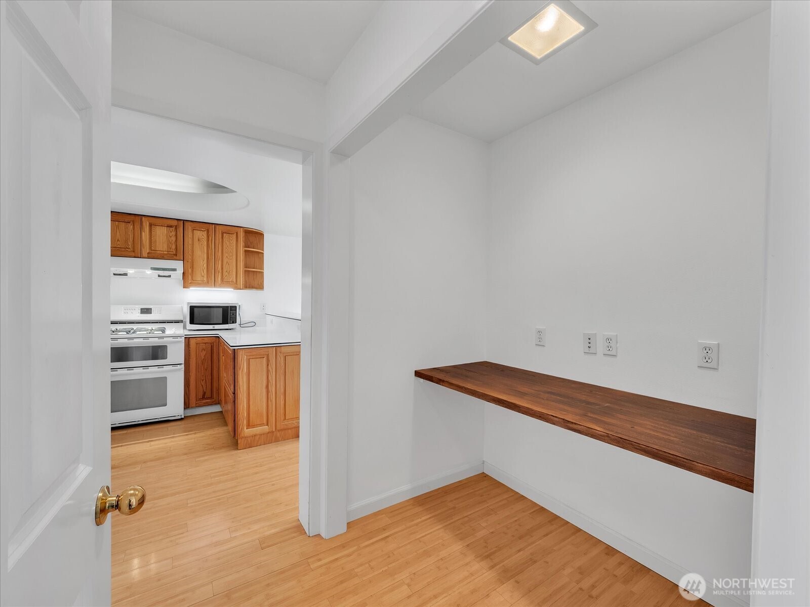 2117 256th Street NW